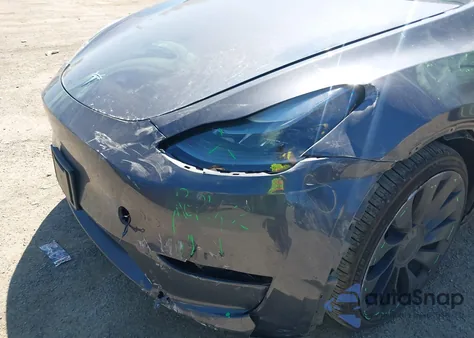 2023 Tesla Model Y Performance Dual Motor All-Wheel Drive z USA, uszkodzony, nr VIN 7SAYGDEF3PF913658